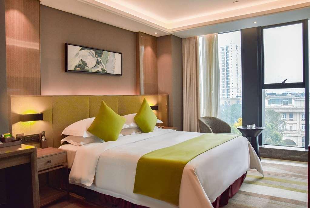 Leshan Ramada Hotel Zimmer foto